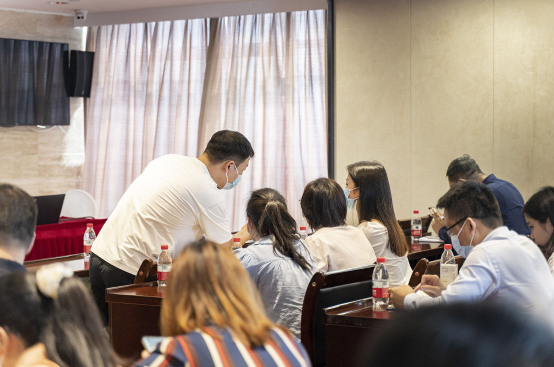 爱游戏手机登录入口-爱游戏（中国）组织开展新闻摄影专题培训