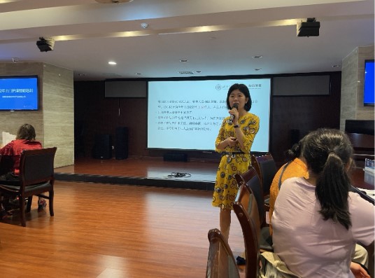 “强化岗位技能，培养业务人才” ——爱游戏手机登录入口-爱游戏（中国）养老联合湖南中医药大学护理学院组织开展养老护理员专题培训