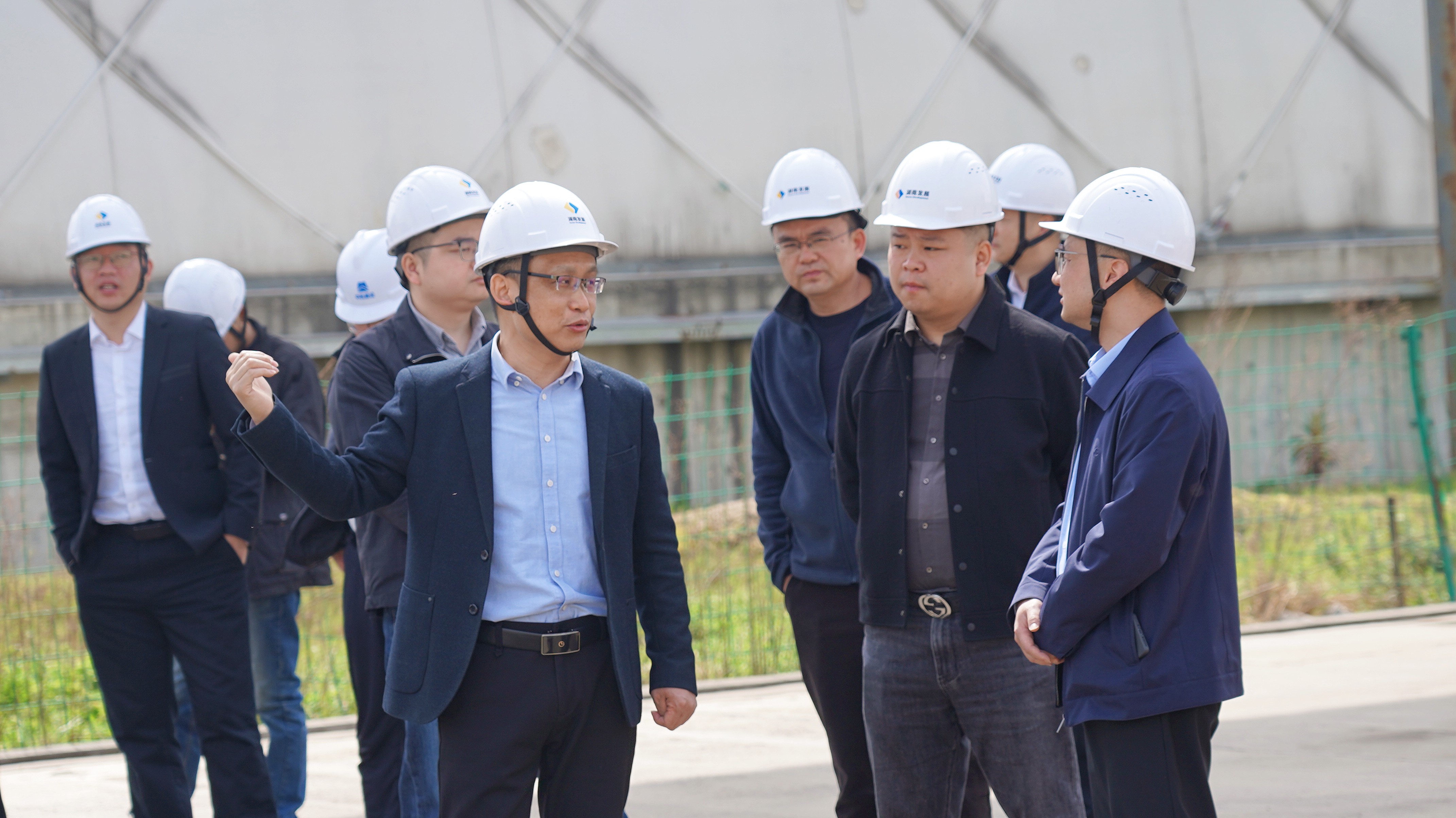 沅江市副市长雷亮调研爱游戏手机登录入口-爱游戏（中国）机制砂和砂石集散中心项目